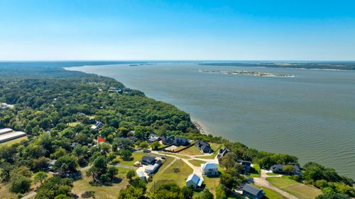 392 Churchill Ln, Pottsboro, TX, 75076-3152 | Card Image