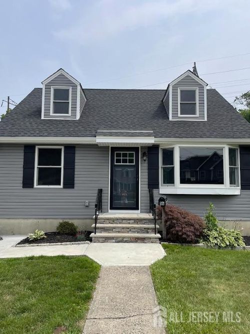 16 Robert Cir, Metuchen, NJ, 08840-2230 | Card Image