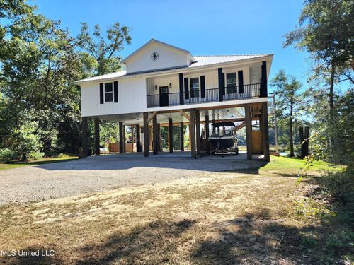 7435 E Oaklawn Rd, Biloxi, MS, 39532-8175 | Card Image