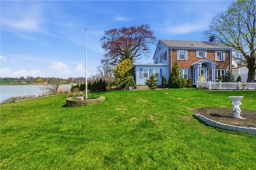 680 Veterans Memorial Parkway, East Providence, RI, 02914 | Card Image