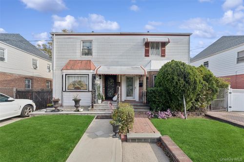 114 228th St, Cambria Heights, NY, 11411-1322 | Card Image