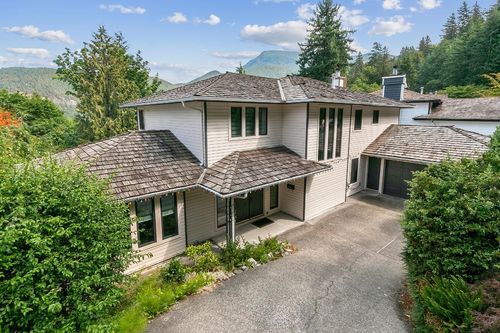 5479 Keith Rd, West Vancouver, BC, V7W3E1 | Card Image