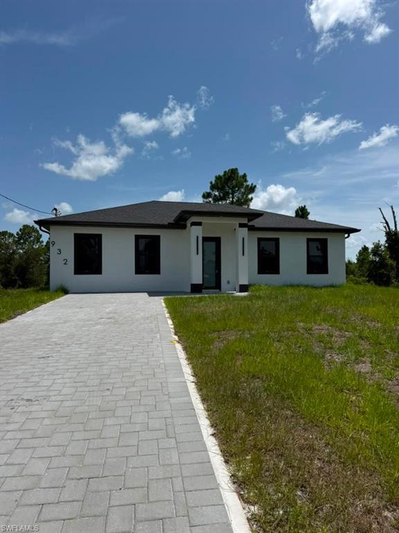 Residential Lease in LEHIGH ACRES 2
