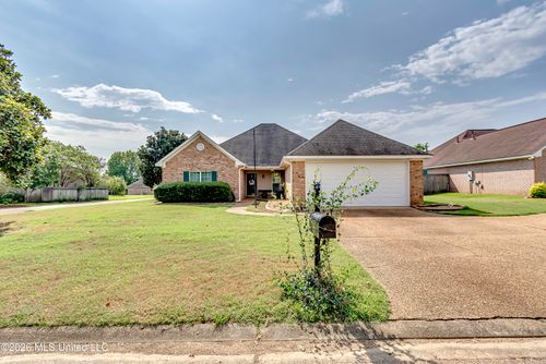 301 Patrick Farms Dr, Pearl, MS, 39208-9429 | Card Image