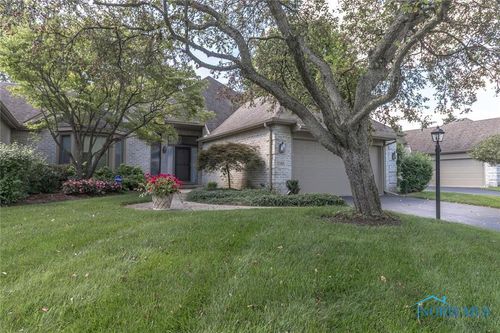 7345 Country Commons Ln, Sylvania, OH, 43560-2967 | Card Image