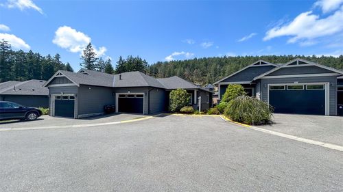 8 Massey Pl, View Royal, BC, V9B0S9 | Card Image