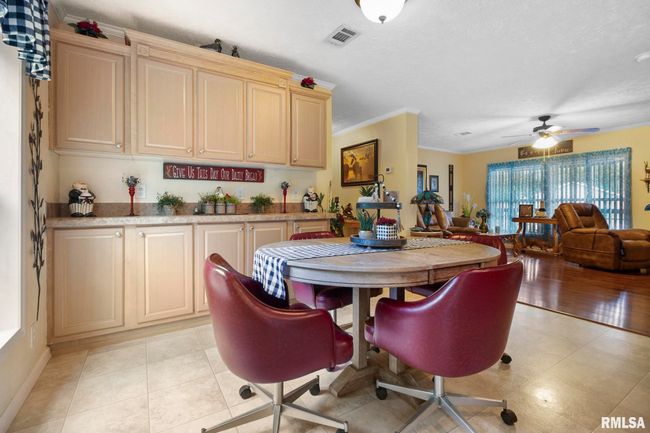 205 Sassie Ln, House other with 3 bedrooms, 2 bathrooms and null parking in Herrin IL | Image 11