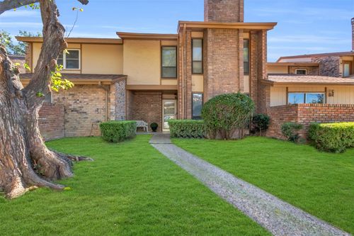 2106 Westkendal Ln, Arlington, TX, 76015-1147 | Card Image