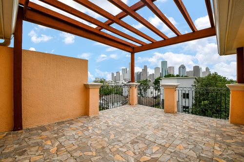 1620 Bingham St, Houston, TX, 77007-4002 | Card Image