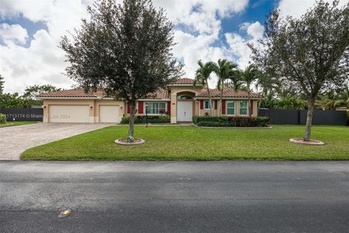 1528 Nw 21st St, Homestead, FL, 33030-3168 | Card Image
