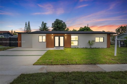 949 Se 5th St, Deerfield Beach, FL, 33441-5921 | Card Image