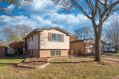 42808 Arlington Road, Home with 4 bedrooms, 2 bathrooms and null parking in Canton Twp MI | Image 1