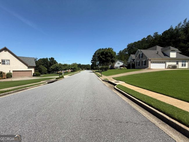 430 Ruby Forest Pkwy, House other with 4 bedrooms, 3 bathrooms and 2 parking in Suwanee GA | Image 31