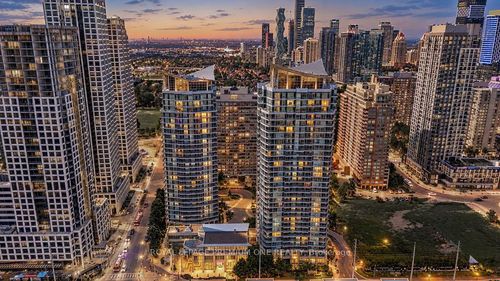 611-33 Elm Dr W, Mississauga, ON, L5B4M2 | Card Image