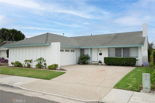 9452 Waterfront Dr, Huntington Beach, CA, 92646-7228 | Card Image