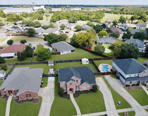121 Redwood, Terrell, TX, 75160-6135 | Card Image