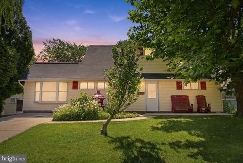 407 Holly Dr, LEVITTOWN, PA, 19055-1326 | Card Image