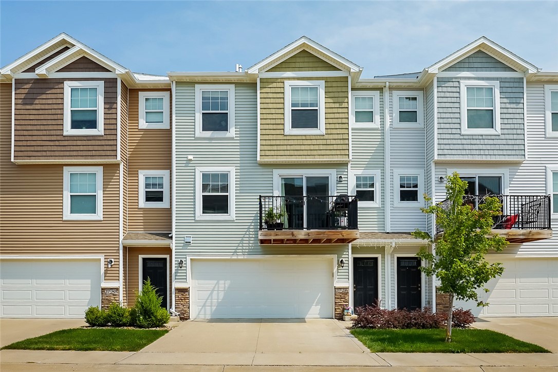 Lois Ln, Ankeny, IA 50023