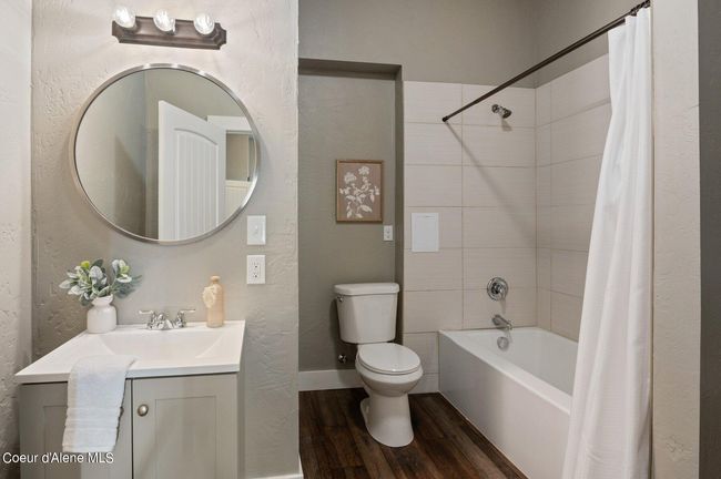 tiled shower! | Image 40