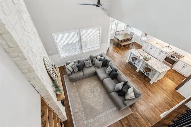 From the catwalk, you get a fantastic view of the wonderful open-plan layout below. | Image 27