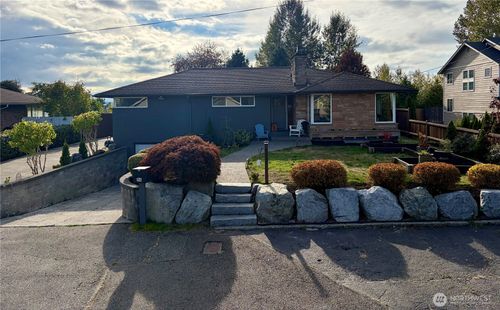522 Hawthorne St, Everett, WA, 98201-1217 | Card Image
