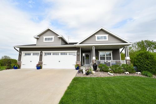 631 Nelson Dr, Wanamingo, MN, 55983-2800 | Card Image