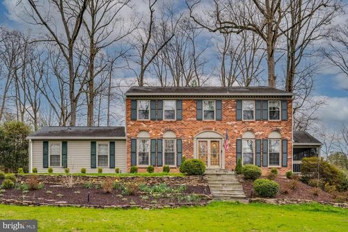 723 Forest Park Rd, Great Falls, VA, 22066-2907 | Card Image