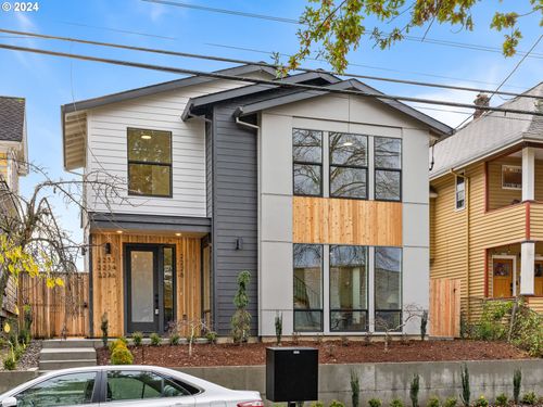 2-2232 Se Ankeny St, Portland, OR, 97214-1625 | Card Image