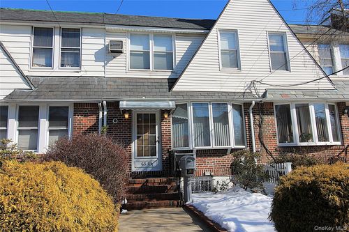 65-09 77th Pl, Middle Village, NY, 11379-2203 | Card Image