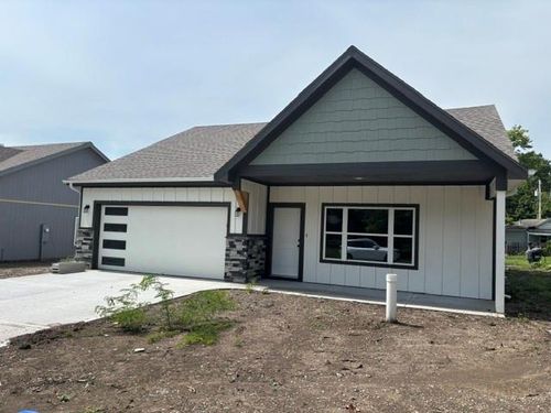 444 N Prairie St, Liberty, MO, 64068-1627 | Card Image