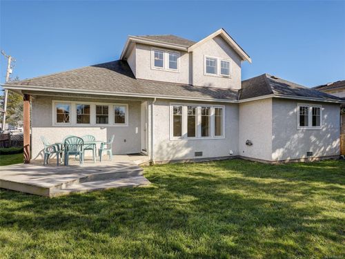 9524 Greenglade Rd, Sidney, BC, V8L3T7 | Card Image