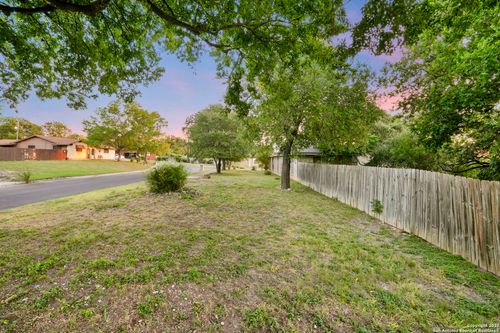7505 Linkside St, San Antonio, TX, 78240-3033 | Card Image