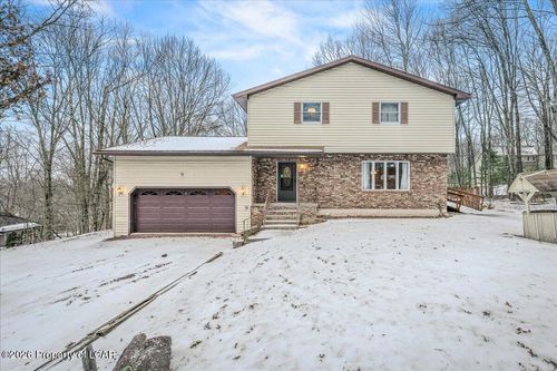 14 Baines Ln, Dallas, PA, 18612-8849 | Card Image