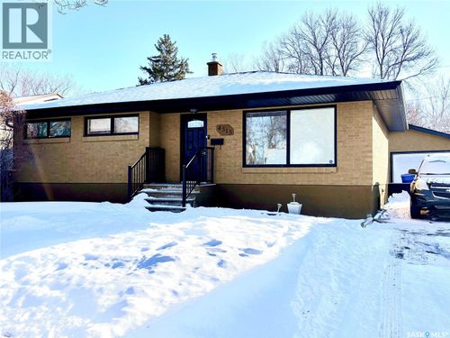 4515 Sherwood Dr, Regina, SK, S4R4B3 | Card Image