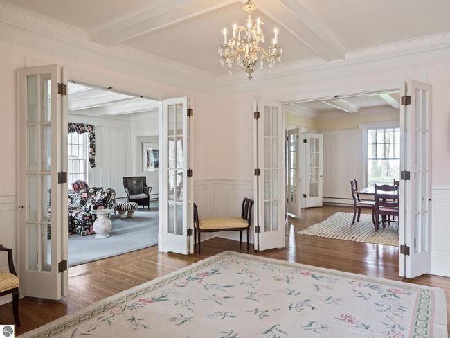 431 Michigan Ave, House other with 10 bedrooms, 7 bathrooms and null parking in Charlevoix MI | Image 10