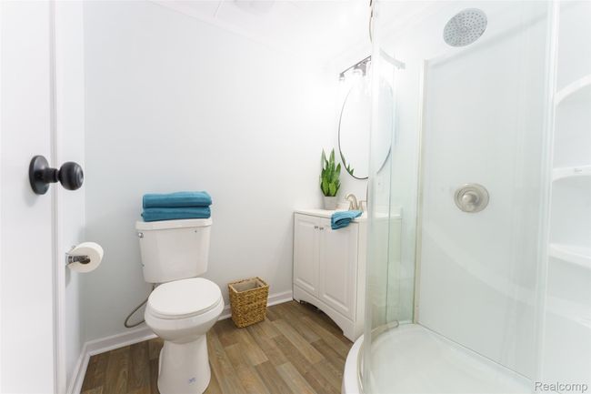Primary bath w/ large closet | Image 14