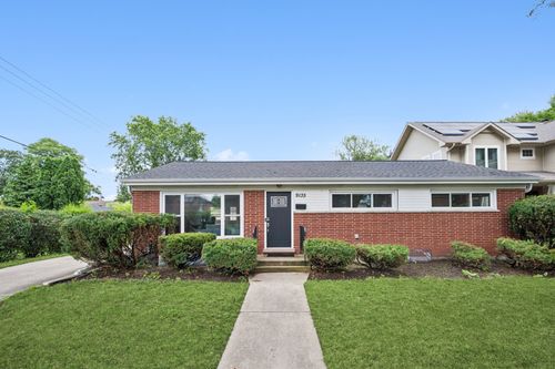 9135 Menard Ave, Morton Grove, IL, 60053-2468 | Card Image