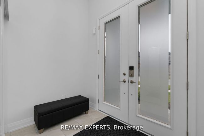 27 Sweet Cicely St, House attached with 4 bedrooms, 3 bathrooms and 1 parking in Springwater ON | Image 5