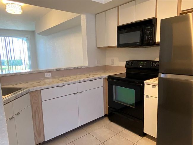 APT-1711 - 735 Sw 148 Th Ave, Condo with 2 bedrooms, 1 bathrooms and null parking in Davie FL | Image 9