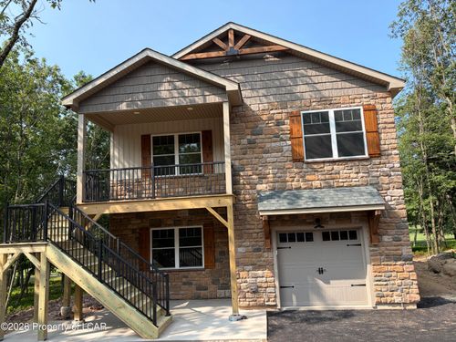 38 Spyglass Dr, Hazleton, PA, 18202-2204 | Card Image