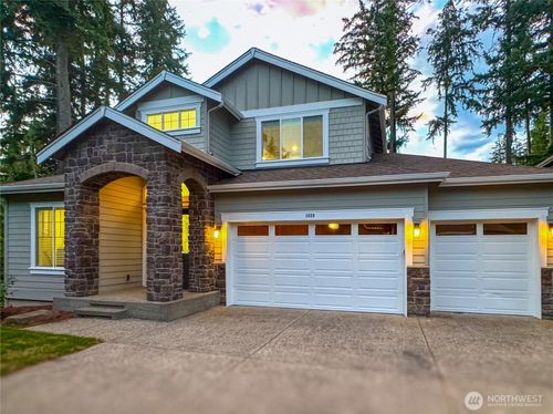 1939 213th Ct Se, Sammamish, WA, 98075-9685 | Card Image
