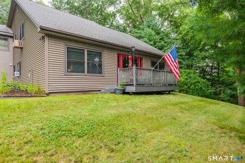 19 Vidich Ln, Naugatuck, CT, 06770-1542 | Card Image