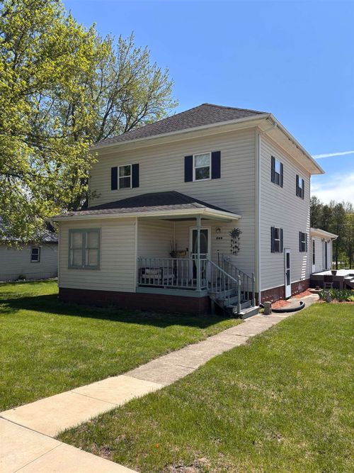 509 W 1st St, Sumner, IA, 50674-1315 | Card Image