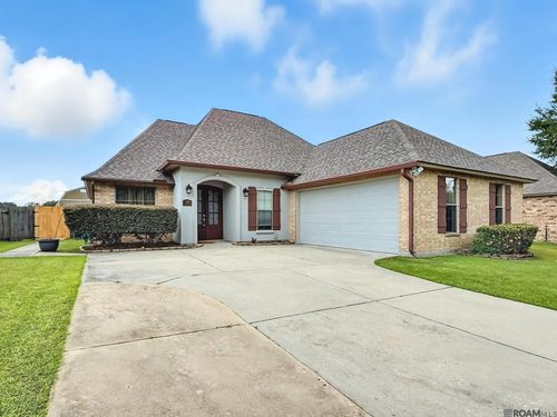 2452 Creek Hollow Ave, Zachary, LA, 70791-2894 | Card Image
