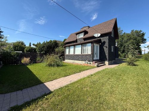1037 4 Ave, Wainwright, AB, T9W1H1 | Card Image