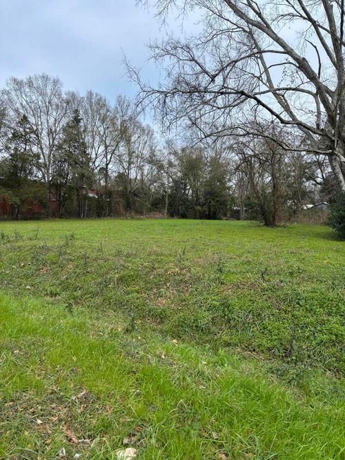 823 Edgar St, McComb, MS, 39648-5151 | Card Image