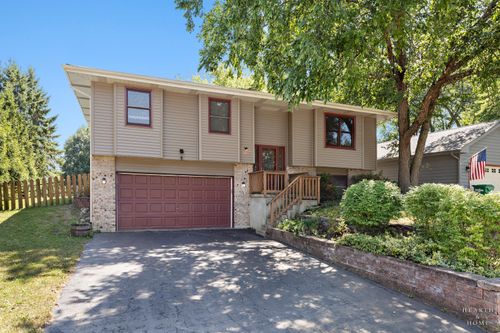 558 Barbary Ln, Woodstock, IL, 60098-4160 | Card Image