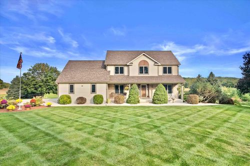 N5814 Hillside Dr, Sullivan, WI, 53178-9746 | Card Image