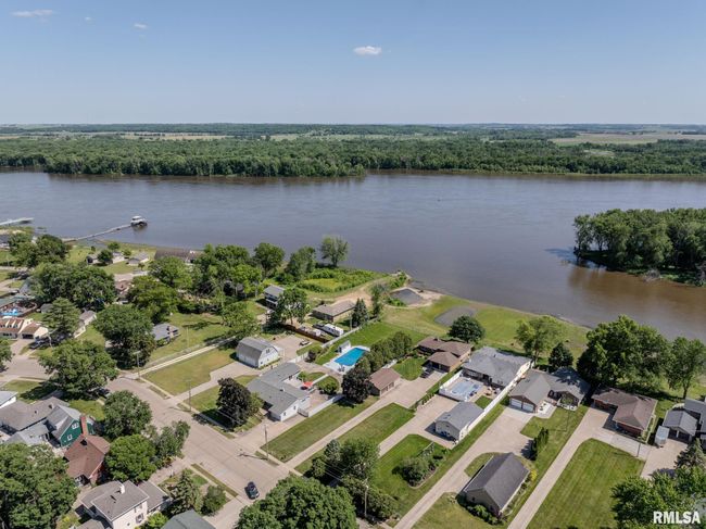 1419 3 Rd St, House other with 3 bedrooms, 4 bathrooms and null parking in Camanche IA | Image 51