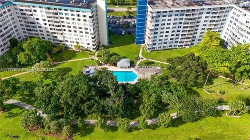 apt-1017-4200 Hillcrest Dr, Hollywood, FL, 33021-7962 | Card Image